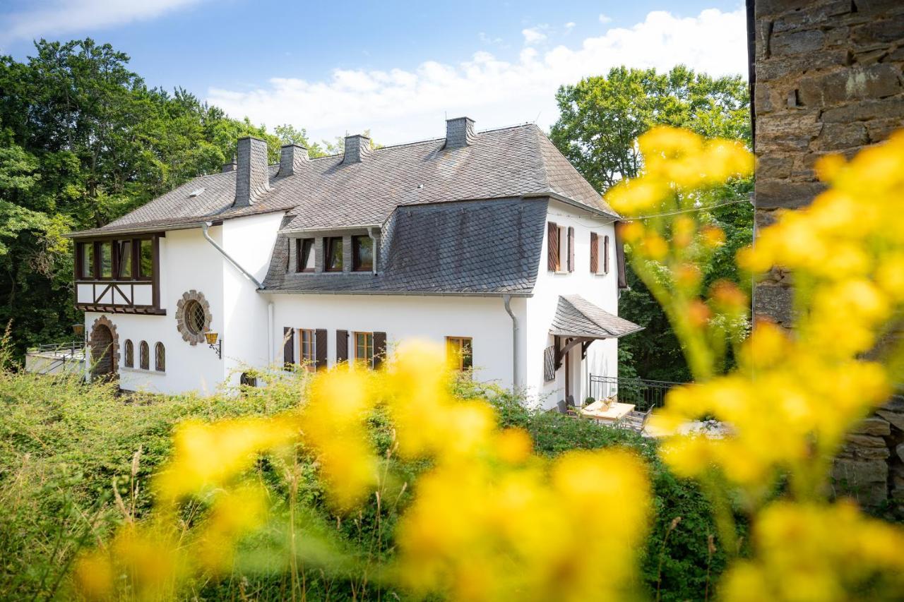 Landhaus Karbach Komplett Oder Einzelne Wohneinheiten Villa Inkl Sauna Bzw Waldhaeuschen Hirten Luaran gambar