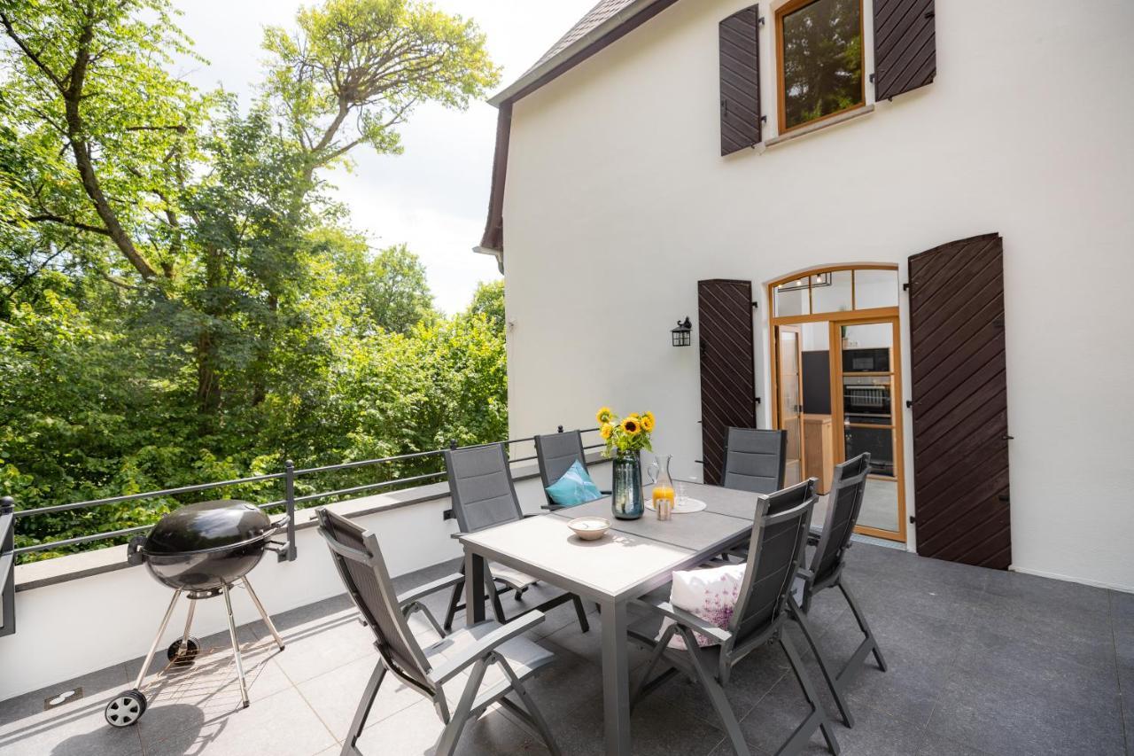 Landhaus Karbach Komplett Oder Einzelne Wohneinheiten Villa Inkl Sauna Bzw Waldhaeuschen Hirten Luaran gambar