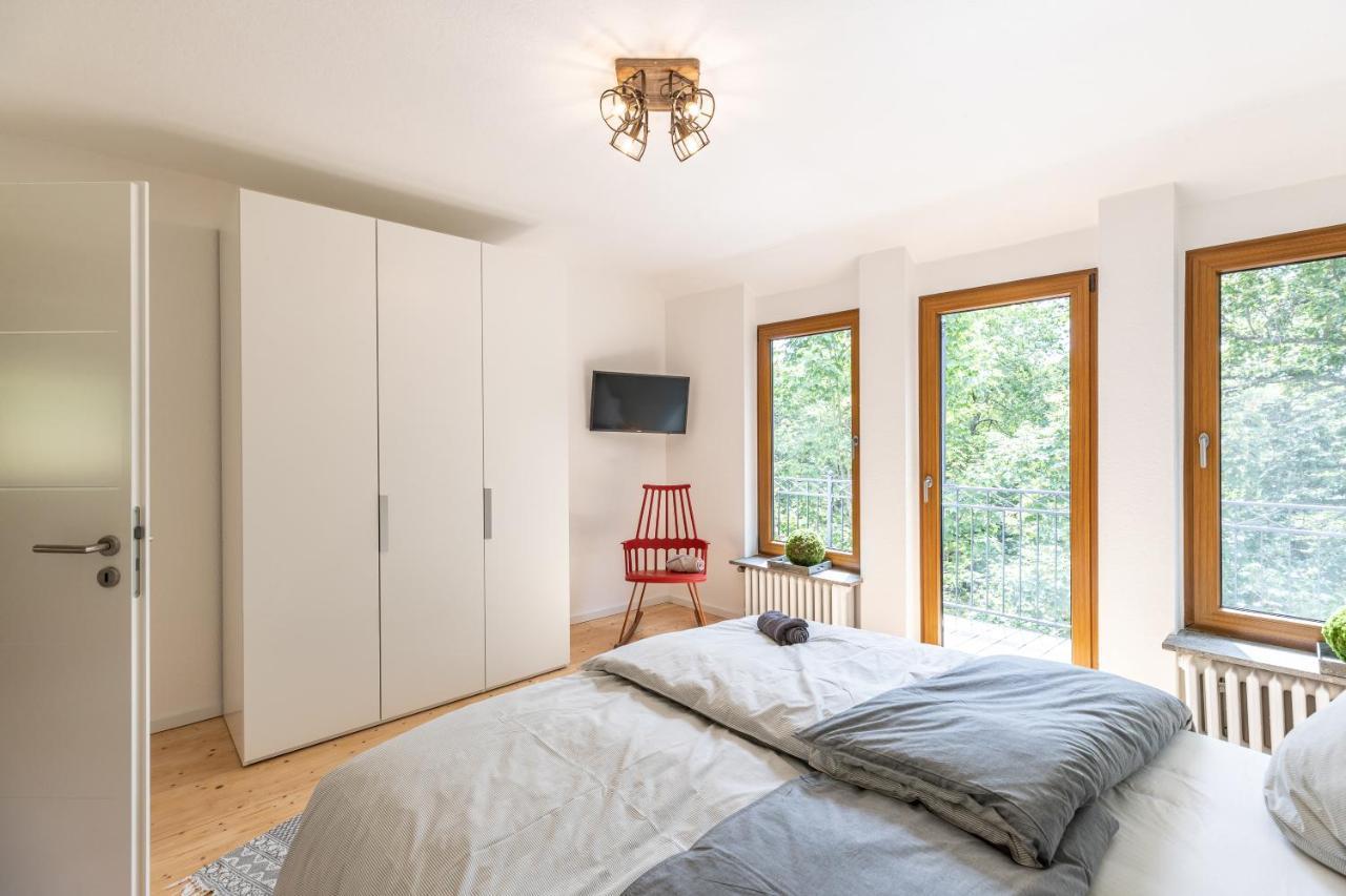 Landhaus Karbach Komplett Oder Einzelne Wohneinheiten Villa Inkl Sauna Bzw Waldhaeuschen Hirten Luaran gambar